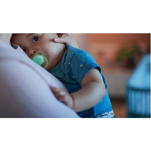 Philips AVENT SCF376/19  Ultra air Nighttime játszócumi 0-6 hó  - lányos mintás 