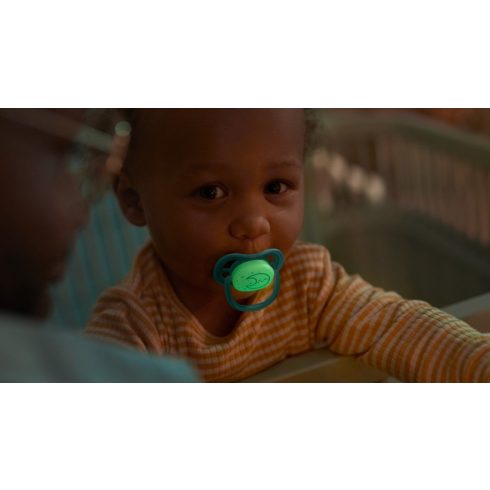 Philips AVENT SCF376/13  Ultra air Nighttime játszócumi 6-18 hó  - fiús mintás 