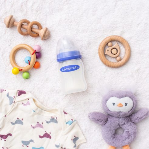 Lansinoh 2 fázisú kézi mellszívó + 160 ml cumisüveg szettben