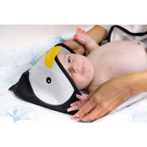 Kapucnis fürdőlepedő 100*100 cm - fehér pingvin