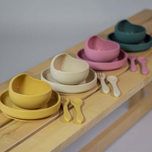 PETITE&MARS Szilikon tál tapadókoronggal TAKE&MATCH  Intense Ochre 6m+