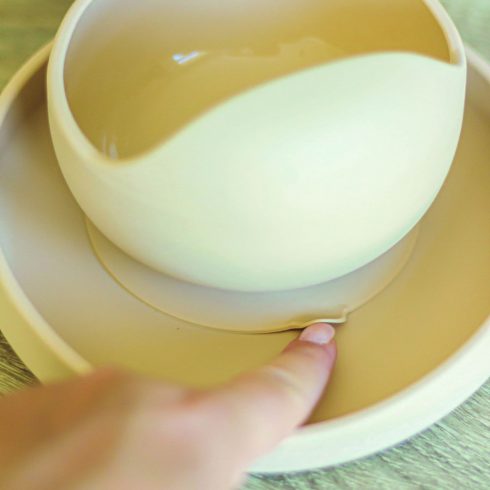 PETITE&MARS Szilikon tányér tapadókoronggal TAKE&MATCH Desert Sand 6m+