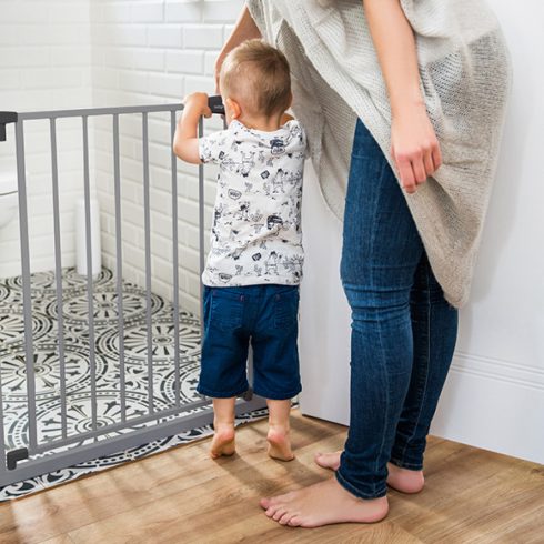 BabyOno biztonsági rács toldalékkal 75-96 cm - fehér