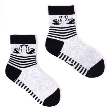   Yo!club ABS csúszásgátlós zokni (20-22) - szürke/fekete lábak