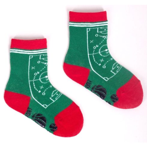 Yoclub ABS csúszásgátlós zokni 17/19 - zöld/piros/focipálya