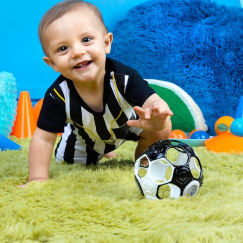 Bright Starts Oball RATTLE GOALS™ 10 cm - Black & White 0hó+
