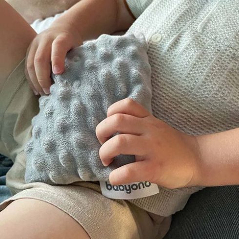 BabyOno cseresznyemag párna 13x16 cm - szürke 