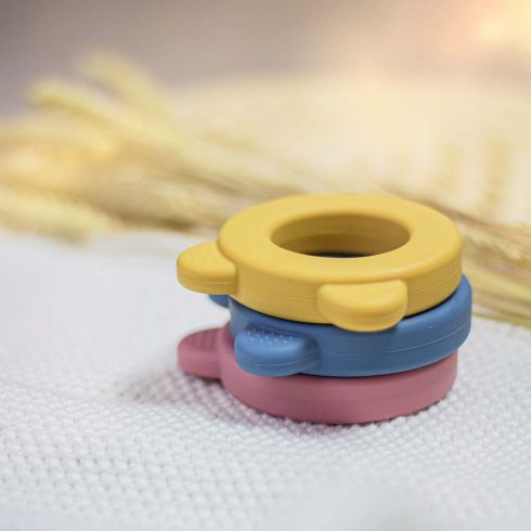 P&M Beary Szilikon rágóka csörgővel Petrol Blue 0m+