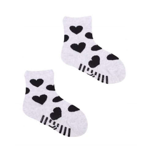 Yoclub ABS csúszásgátlós zokni 20/22 - szürke/fekete szívek