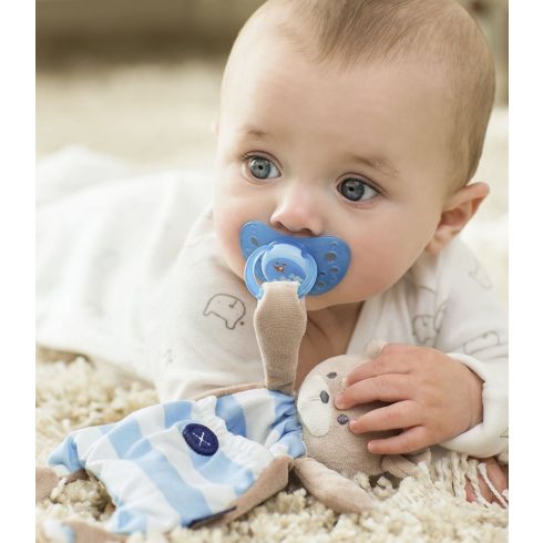 Chicco Pocket Friend szundikendő cumitartópánttal -  kék